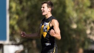 Two re-sign for Werribee
