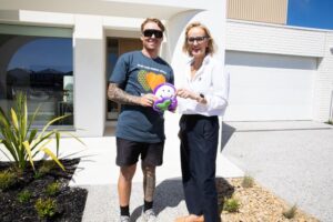 Chippie pays it back